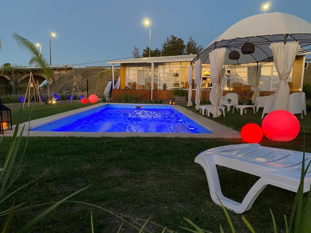 Hotel Terrazas Del Rio Negro Centenario エクステリア 写真